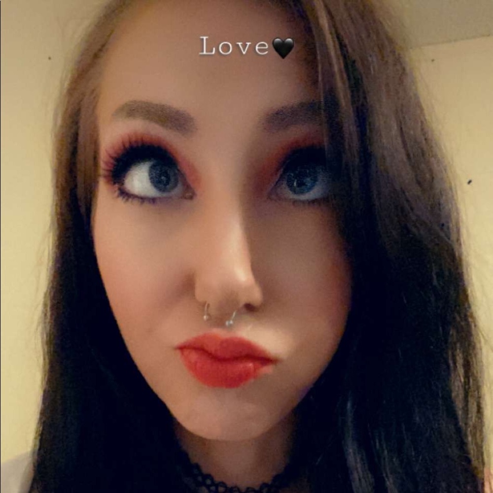 Meet your Posher, Vanessa